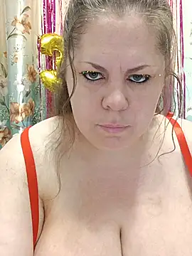 Snapshot of Ginabig chatting on May 14, 6:31 am Ginabig online show from May 14, 6:31 am
