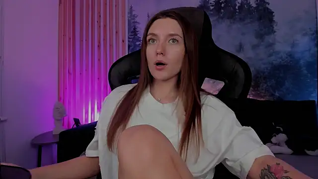 Snapshot of JennyDens chatting on December 3, 5:53 am JennyDens online show from December 3, 5:53 am