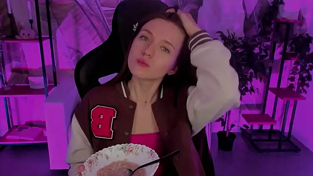 Snapshot of JennyDens chatting on December 21, 5:58 am JennyDens online show from December 21, 5:58 am