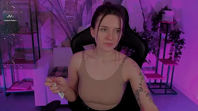 Snapshot of JennyDens chatting on January 16, 6:25 am JennyDens online show from January 16, 6:25 am