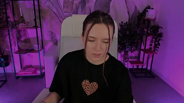 Snapshot of JennyDens chatting on February 21, 5:46 am JennyDens online show from February 21, 5:46 am