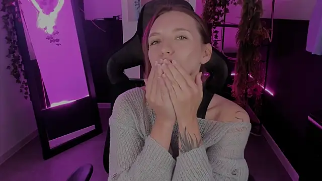 Snapshot of JennyDens chatting on September 28, 3:28 pm JennyDens online show from September 28, 3:28 pm