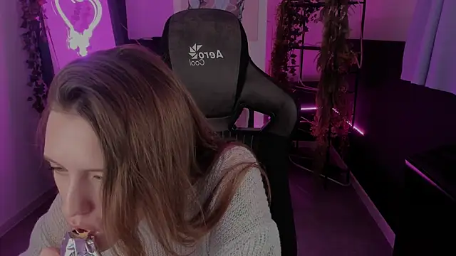 Snapshot of JennyDens chatting on September 30, 3:17 pm JennyDens online show from September 30, 3:17 pm