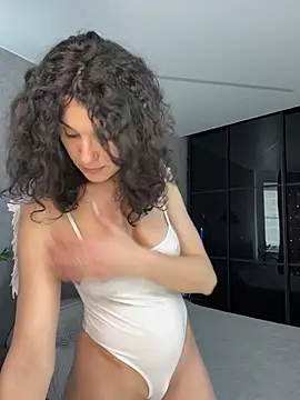  CurlySue  online show from March 3, 8:53 am