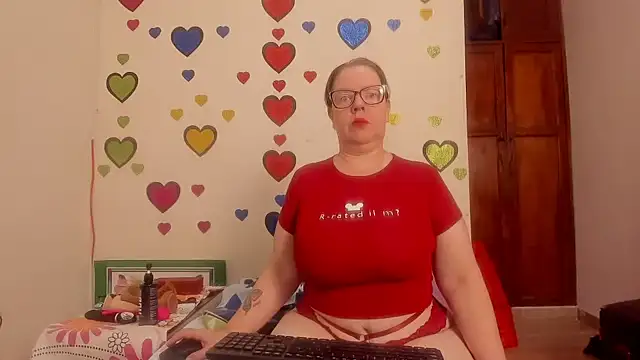 Snapshot of BarbaraFight chatting on May 6, 11:10 pm BarbaraFight online show from May 6, 11:10 pm