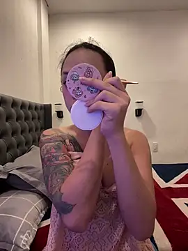 SweetCheska19 online show from April 9, 4:56 am