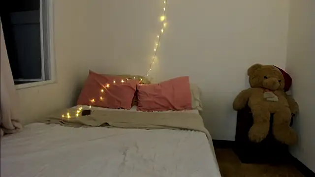ValienteGirl  online show from May 8, 3:45 am