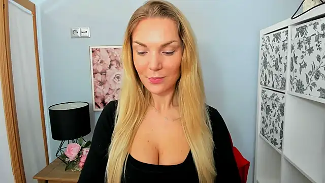 AulloraHoney online show from February 14, 6:12 am