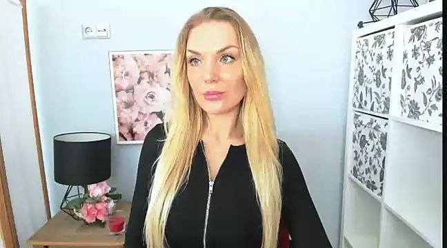 AulloraHoney online show from February 26, 11:52 am