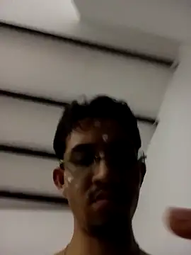 Snapshot of tiben11 chatting on October 30, 3:41 am tiben11 online show from October 30, 3:41 am