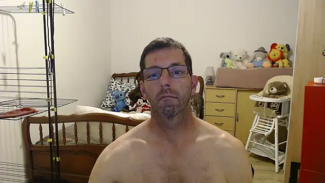 Snapshot of steph19x5 chatting on May 13, 8:27 pm steph19x5 online show from May 13, 8:27 pm