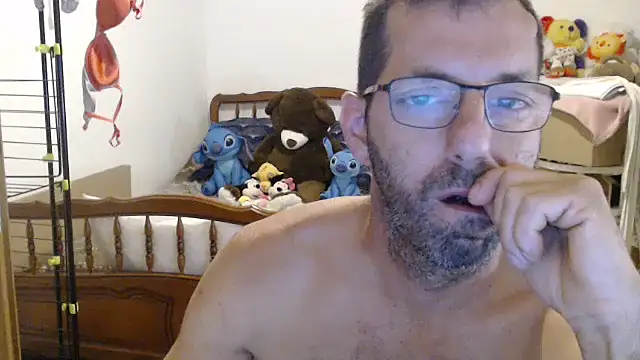 Snapshot of steph19x5 chatting on July 14, 3:18 pm steph19x5 online show from July 14, 3:18 pm