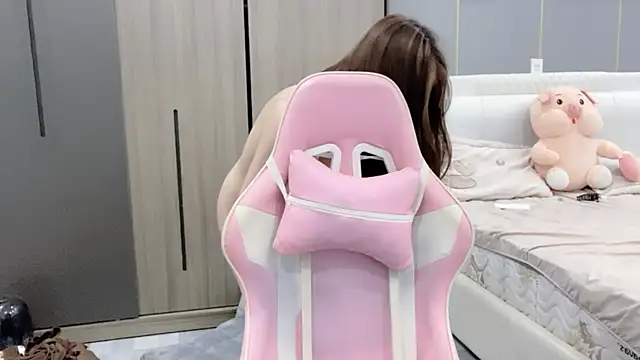 Snapshot of ANNA102 chatting on March 1, 7:21 am ANNA102 online show from March 1, 7:21 am