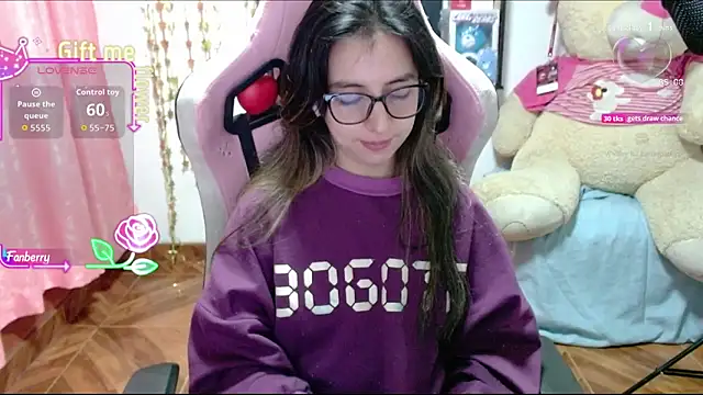 Maggie Fox3 online show from November 7, 12:43 am