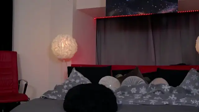 Snapshot of Larissa_K chatting on January 22, 5:06 pm Larissa K online show from January 22, 5:06 pm