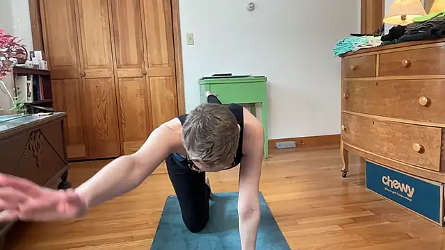 Snapshot of LeahWilde chatting on March 4, 3:37 pm LeahWilde online show from March 4, 3:37 pm