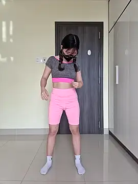 Snapshot of HinaLovely chatting on January 10, 2:04 am HinaLovely online show from January 10, 2:04 am