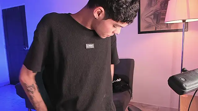 Snapshot of Varya_Ferreira chatting on February 4, 2:28 am Varya Ferreira online show from February 4, 2:28 am