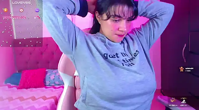 Snapshot of Vannessa__Shy chatting on December 28, 8:58 pm Vannessa Shy online show from December 28, 8:58 pm