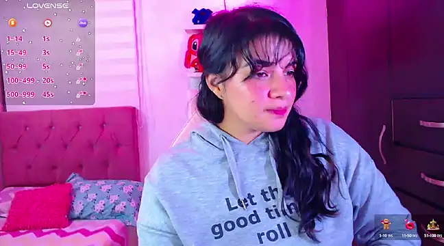 Snapshot of Vannessa__Shy chatting on December 30, 11:06 pm Vannessa Shy online show from December 30, 11:06 pm