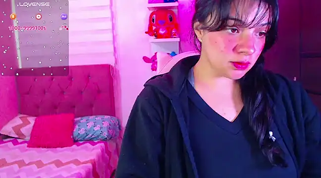 Snapshot of Vannessa__Shy chatting on January 22, 8:17 pm Vannessa Shy online show from January 22, 8:17 pm