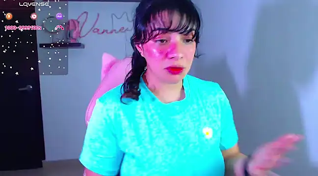 Snapshot of Vannessa__Shy chatting on February 25, 12:25 am Vannessa Shy online show from February 25, 12:25 am