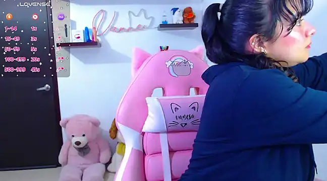Snapshot of Vannessa__Shy chatting on March 6, 8:48 pm Vannessa Shy online show from March 6, 8:48 pm