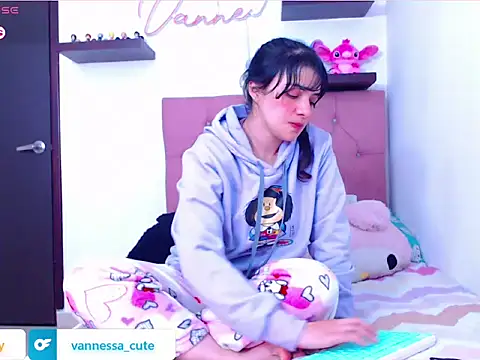 Snapshot of Vannessa__Shy chatting on October 23, 1:27 am Vannessa Shy online show from October 23, 1:27 am