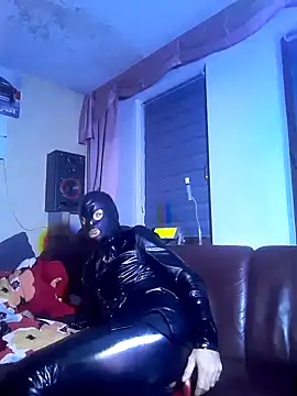 Snapshot of Crystalbitchx chatting on December 11, 10:49 pm Crystalbitchx online show from December 11, 10:49 pm