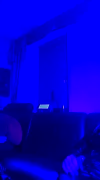 Snapshot of Crystalbitchx chatting on December 16, 4:23 am Crystalbitchx online show from December 16, 4:23 am