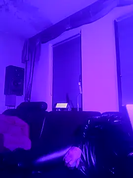 Snapshot of Crystalbitchx chatting on January 3, 3:49 am Crystalbitchx online show from January 3, 3:49 am