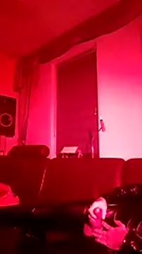 Snapshot of Crystalbitchx chatting on January 18, 3:53 am Crystalbitchx online show from January 18, 3:53 am