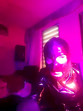 Snapshot of Crystalbitchx chatting on October 12, 7:18 am Crystalbitchx online show from October 12, 7:18 am