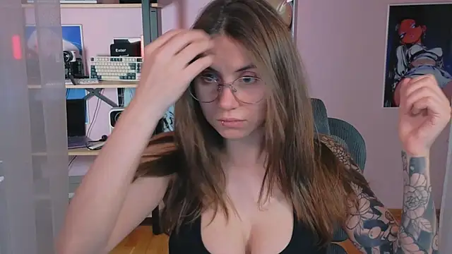 Snapshot of _AnnaStark_ chatting on May 8, 8:14 pm AnnaStark online show from May 8, 8:14 pm