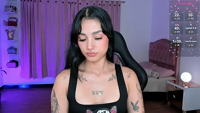 Snapshot of Lizzie_corner_v chatting on February 23, 11:35 pm Lizzie corner v online show from February 23, 11:35 pm