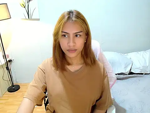 Snapshot of luxxy_grand chatting on July 9, 6:17 am luxxy grand online show from July 9, 6:17 am