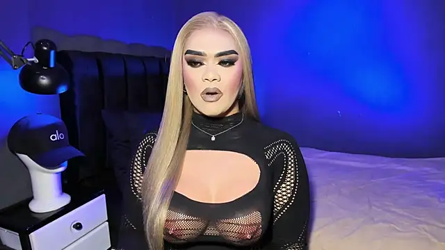 VictoriaEliz online show from June 27, 4:45 pm