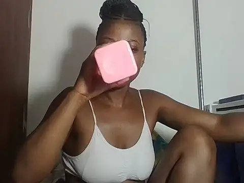 Sweetbaby004 online show from February 9, 5:28 pm