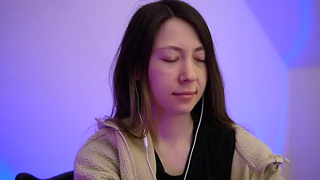 chibi moon  online show from March 15, 8:32 pm