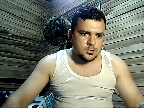 Snapshot of Arcangel_05 chatting on February 28, 5:41 am Arcangel 05 online show from February 28, 5:41 am