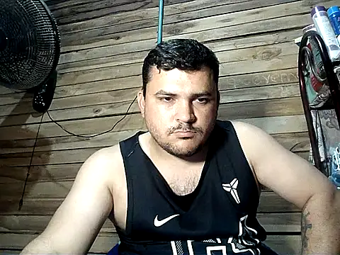 Snapshot of Arcangel_05 chatting on March 21, 4:17 am Arcangel 05 online show from March 21, 4:17 am