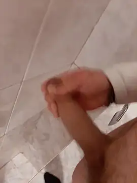 Snapshot of Alex_7422 chatting on May 18, 1:17 pm Alex 7422 online show from May 18, 1:17 pm
