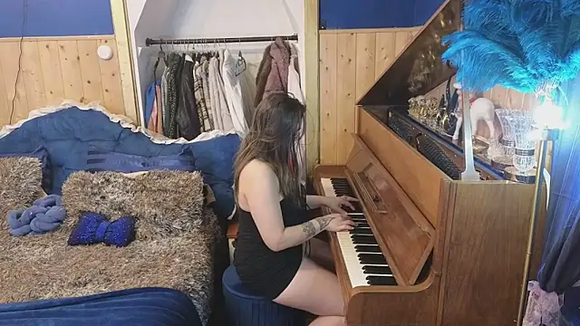 VanessaDoyle online show from December 2, 4:24 pm