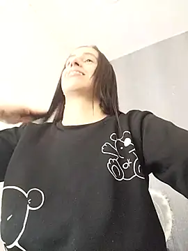 Amira Milker online show from March 11, 1:01 pm