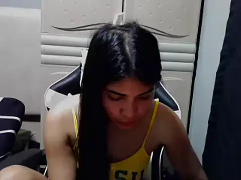 Snapshot of Miss_unknown chatting on October 17, 3:53 am Miss unknown online show from October 17, 3:53 am