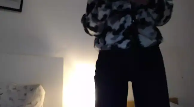 Snapshot of ocean_eyess_ chatting on February 19, 9:47 pm ocean eyess online show from February 19, 9:47 pm