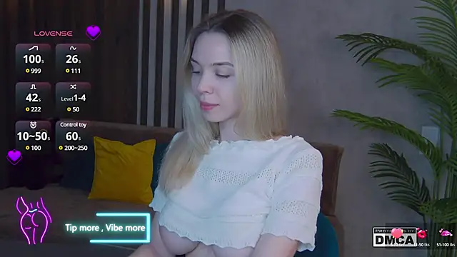 Holl1Would online show from March 3, 6:37 am