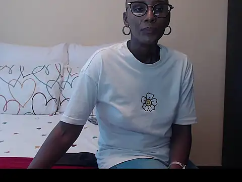 yummycherryxx online show from October 3, 8:44 am