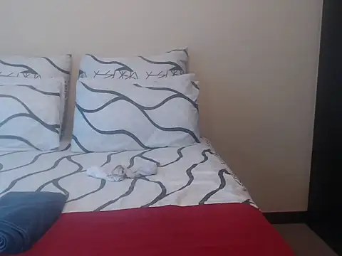 yummycherryxx online show from April 1, 8:15 am