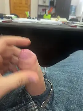 Snapshot of Vgma057 chatting on November 9, 9:40 am Vgma057 online show from November 9, 9:40 am